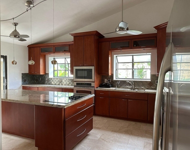 7243 Encina Lane - Photo Thumbnail 7