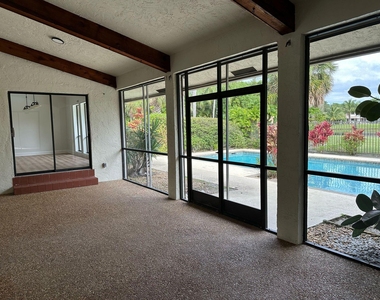 7243 Encina Lane - Photo Thumbnail 17