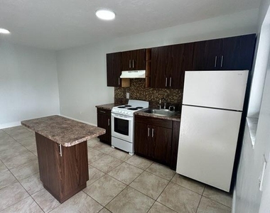 18257 Nw 23rd Avenue - Photo Thumbnail 4