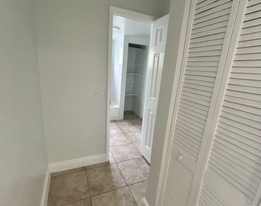 18257 Nw 23rd Avenue - Photo Thumbnail 2