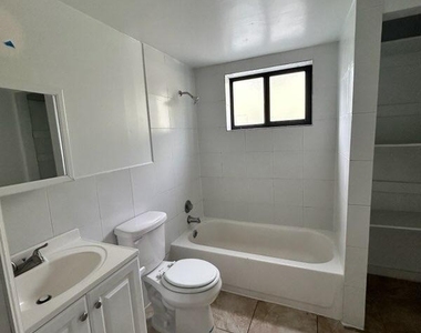 18257 Nw 23rd Avenue - Photo Thumbnail 6