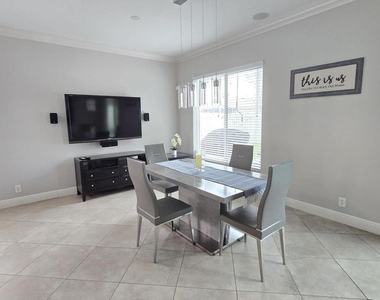 6878 Nw 33rd Street - Photo Thumbnail 3