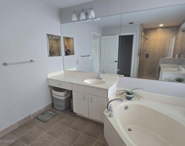 6878 Nw 33rd Street - Photo Thumbnail 17