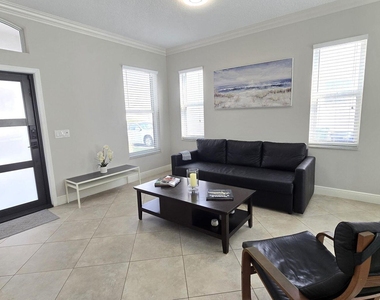 6878 Nw 33rd Street - Photo Thumbnail 1