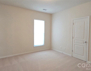 12051 Dunipace Court - Photo Thumbnail 24