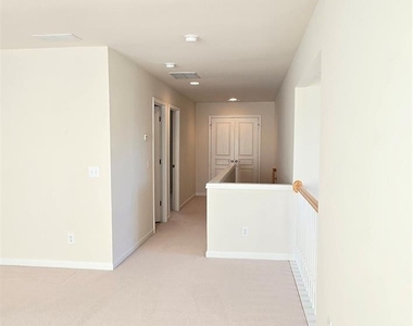 12051 Dunipace Court - Photo Thumbnail 28