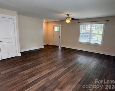516 Beacon Street - Photo Thumbnail 1