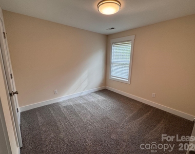516 Beacon Street - Photo Thumbnail 10