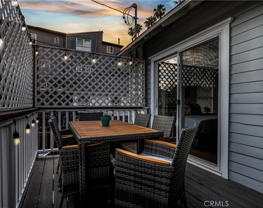 6008 Carlton Way - Photo Thumbnail 23