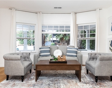 6008 Carlton Way - Photo Thumbnail 4