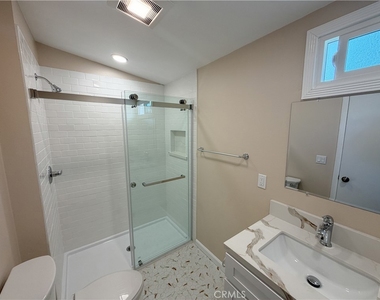 126 S Batavia - Photo Thumbnail 18
