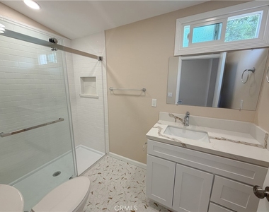 126 S Batavia - Photo Thumbnail 17