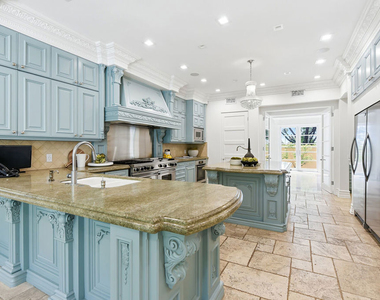 407 Robert Lane - Photo Thumbnail 9