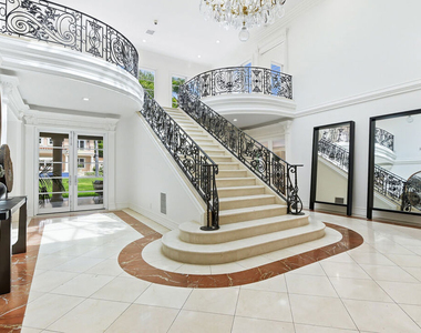407 Robert Lane - Photo Thumbnail 2