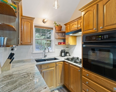 154 Windermere Avenue - Photo Thumbnail 3