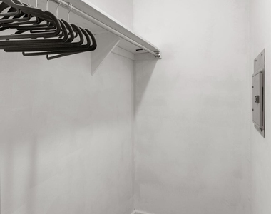154 Windermere Avenue - Photo Thumbnail 8