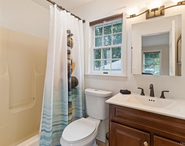 154 Windermere Avenue - Photo Thumbnail 10