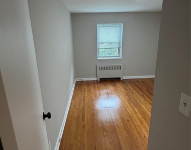 320 S Broadway - Photo Thumbnail 12
