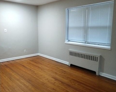 320 S Broadway - Photo Thumbnail 6