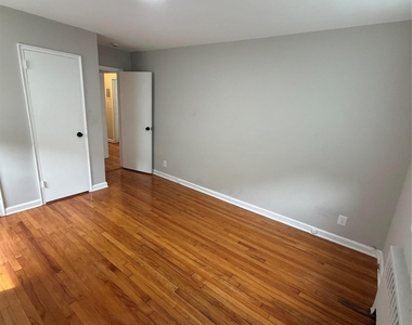 320 S Broadway - Photo Thumbnail 14