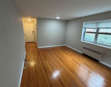 320 S Broadway - Photo Thumbnail 9