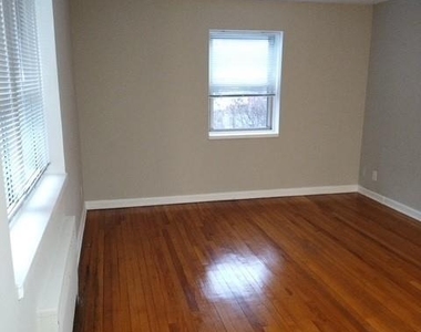 320 S Broadway - Photo Thumbnail 7