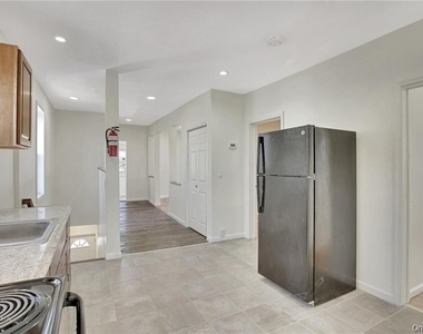 304 Tower Avenue - Photo Thumbnail 6