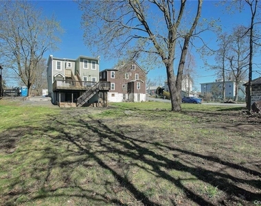 304 Tower Avenue - Photo Thumbnail 18