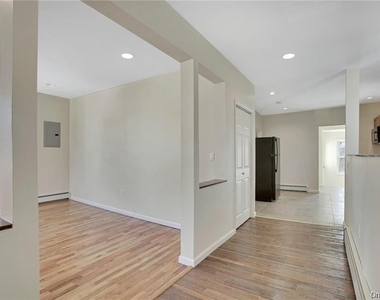 304 Tower Avenue - Photo Thumbnail 8