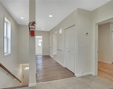 304 Tower Avenue - Photo Thumbnail 7