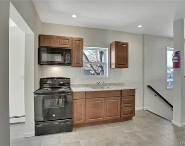 304 Tower Avenue - Photo Thumbnail 5