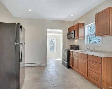 304 Tower Avenue - Photo Thumbnail 2