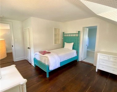 333 Hook Road - Photo Thumbnail 16