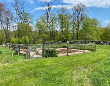 333 Hook Road - Photo Thumbnail 21