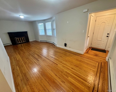 1 Allen Street - Photo Thumbnail 3