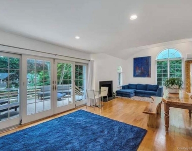 12 Ridge Lane - Photo Thumbnail 3