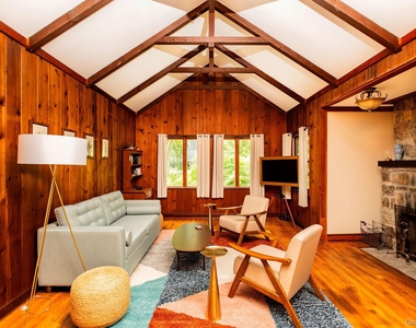 11 Locust Drive - Photo Thumbnail 5