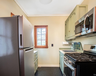 11 Locust Drive - Photo Thumbnail 8