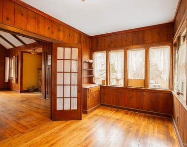 11 Locust Drive - Photo Thumbnail 5