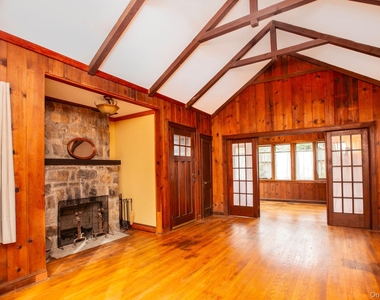 11 Locust Drive - Photo Thumbnail 3