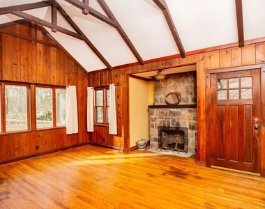 11 Locust Drive - Photo Thumbnail 1