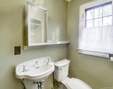 11 Locust Drive - Photo Thumbnail 13
