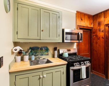 11 Locust Drive - Photo Thumbnail 14