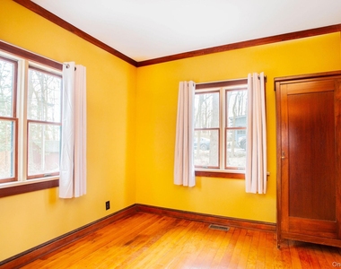11 Locust Drive - Photo Thumbnail 10