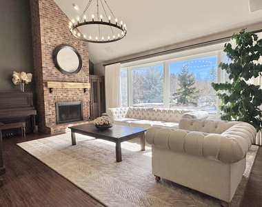 9 Oak Brook Boulevard - Photo Thumbnail 4