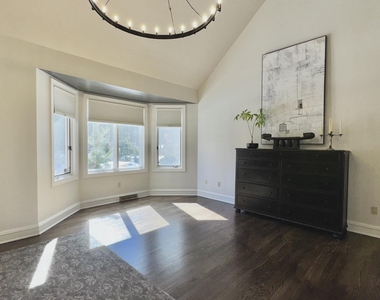 9 Oak Brook Boulevard - Photo Thumbnail 16