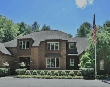 9 Oak Brook Boulevard - Photo Thumbnail 1