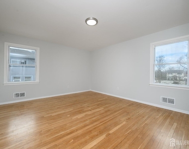 796 Inman Avenue - Photo Thumbnail 19