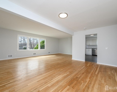 796 Inman Avenue - Photo Thumbnail 11