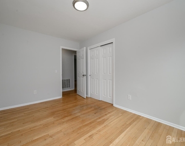 796 Inman Avenue - Photo Thumbnail 18